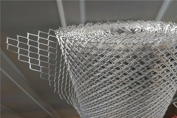 Galvanized-mesh-sheet 1